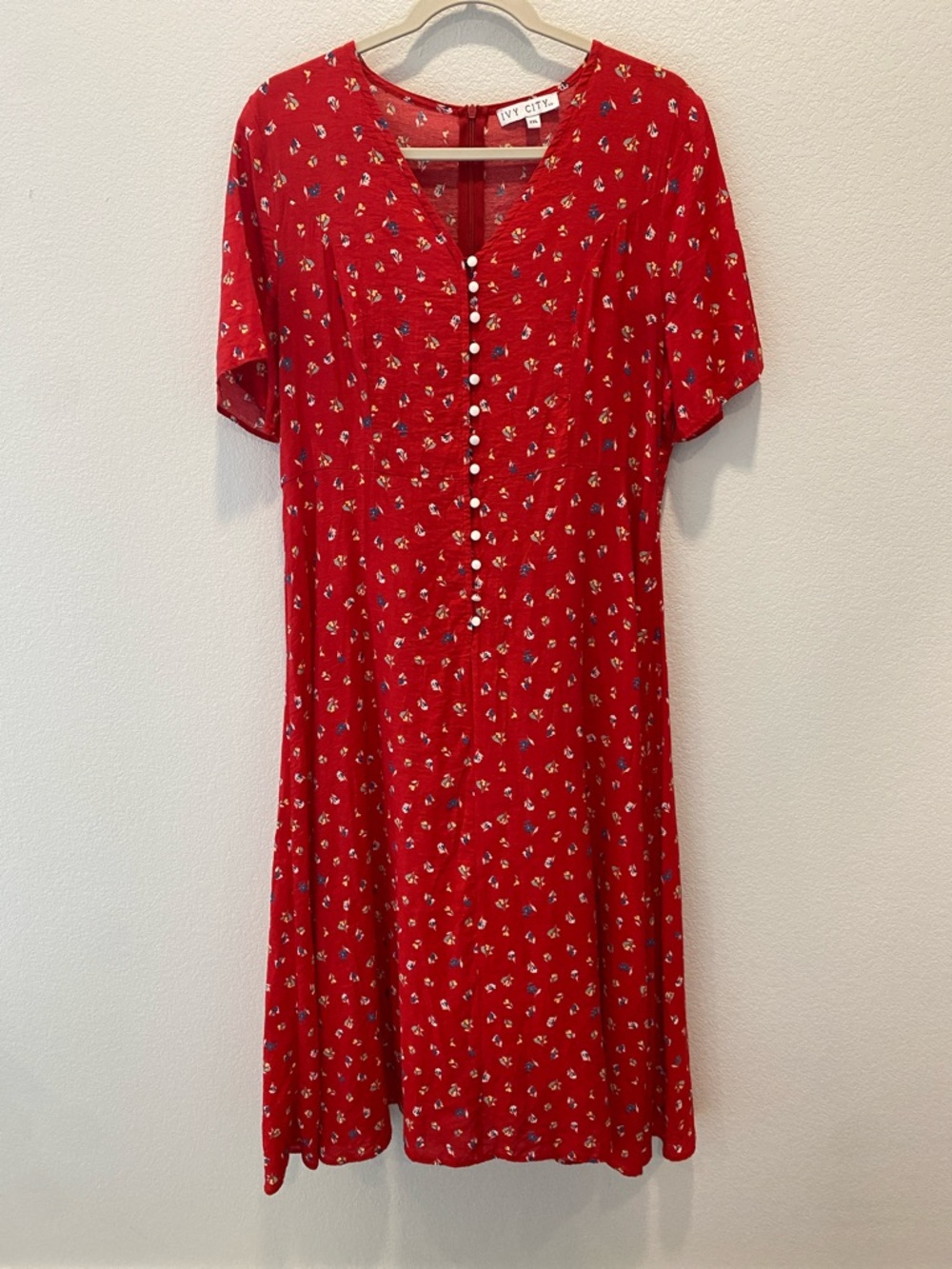 Ivy City | Retro Roses button front midi dress